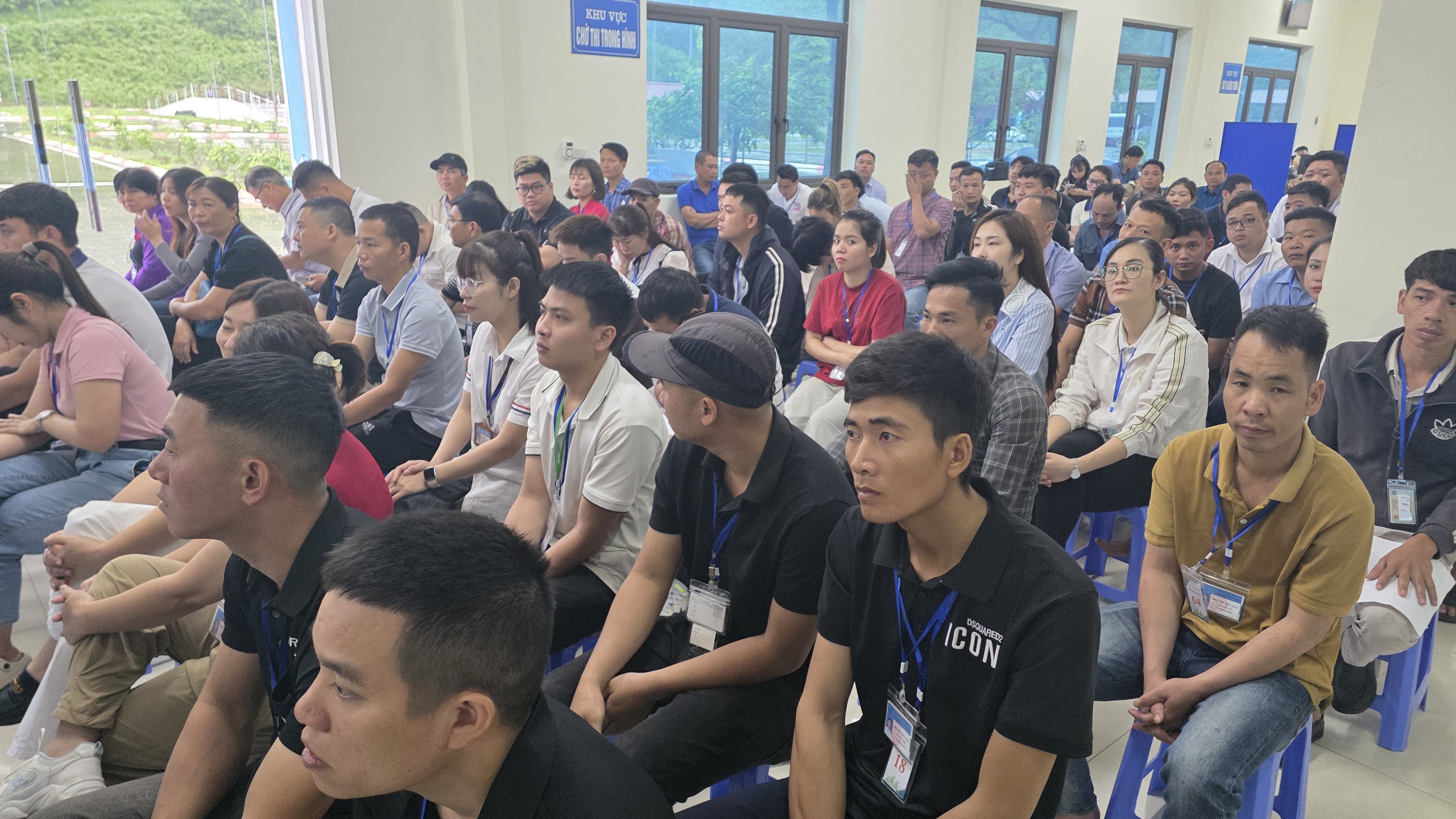 169 th&iacute; sinh dự kỳ thi s&aacute;t hạch GPLX đầu ti&ecirc;n do C&ocirc;ng an Y&ecirc;n B&aacute;i tổ chức- Ảnh 5.