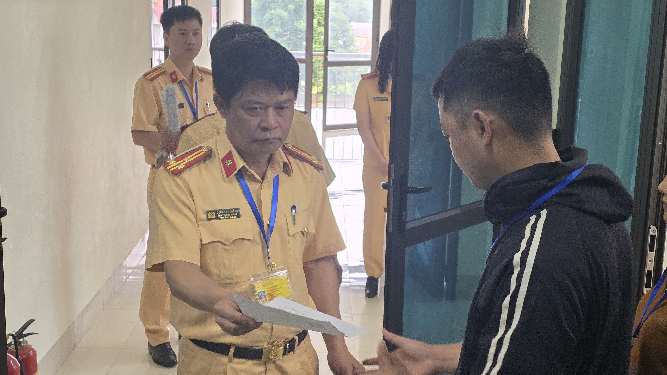 169 th&iacute; sinh dự kỳ thi s&aacute;t hạch GPLX đầu ti&ecirc;n do C&ocirc;ng an Y&ecirc;n B&aacute;i tổ chức- Ảnh 8.