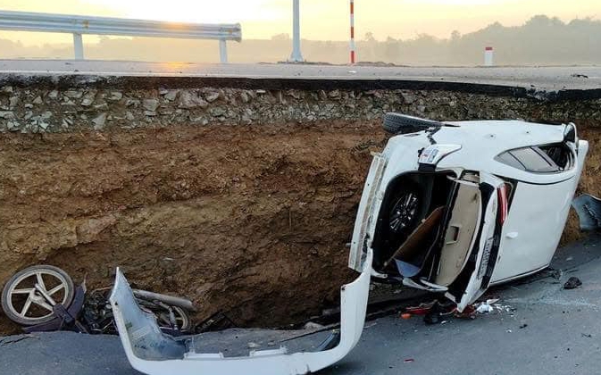 T&acirc;y Ninh: Sụp l&uacute;n 35m đường dẫn l&ecirc;n cầu H&ograve;a B&igrave;nh, 6 người bị thương