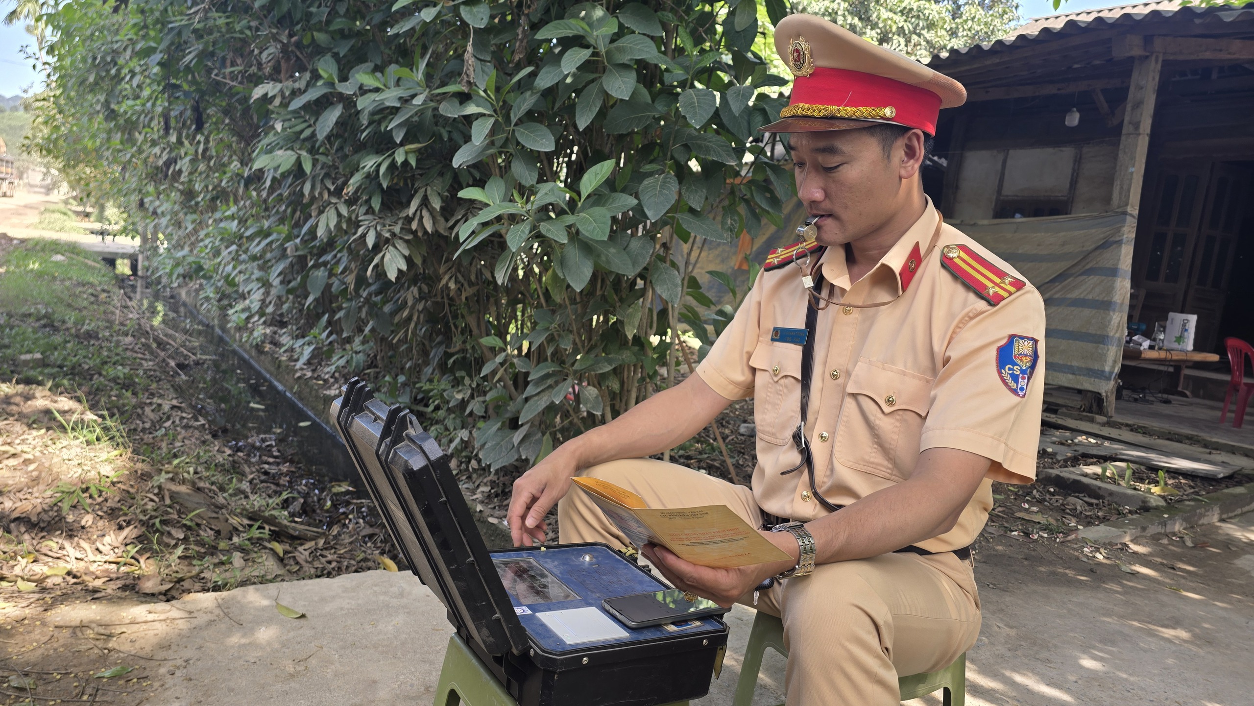 Dự án hơn 300 tỷ đồng ở Yên Bái: CSGT cân tải 24/24h để đảm bảo tiến độ- Ảnh 5. Dự án hơn 300 tỷ đồng ở Yên Bái: CSGT cân tải 24/24h để đảm bảo tiến độ- Ảnh 5.