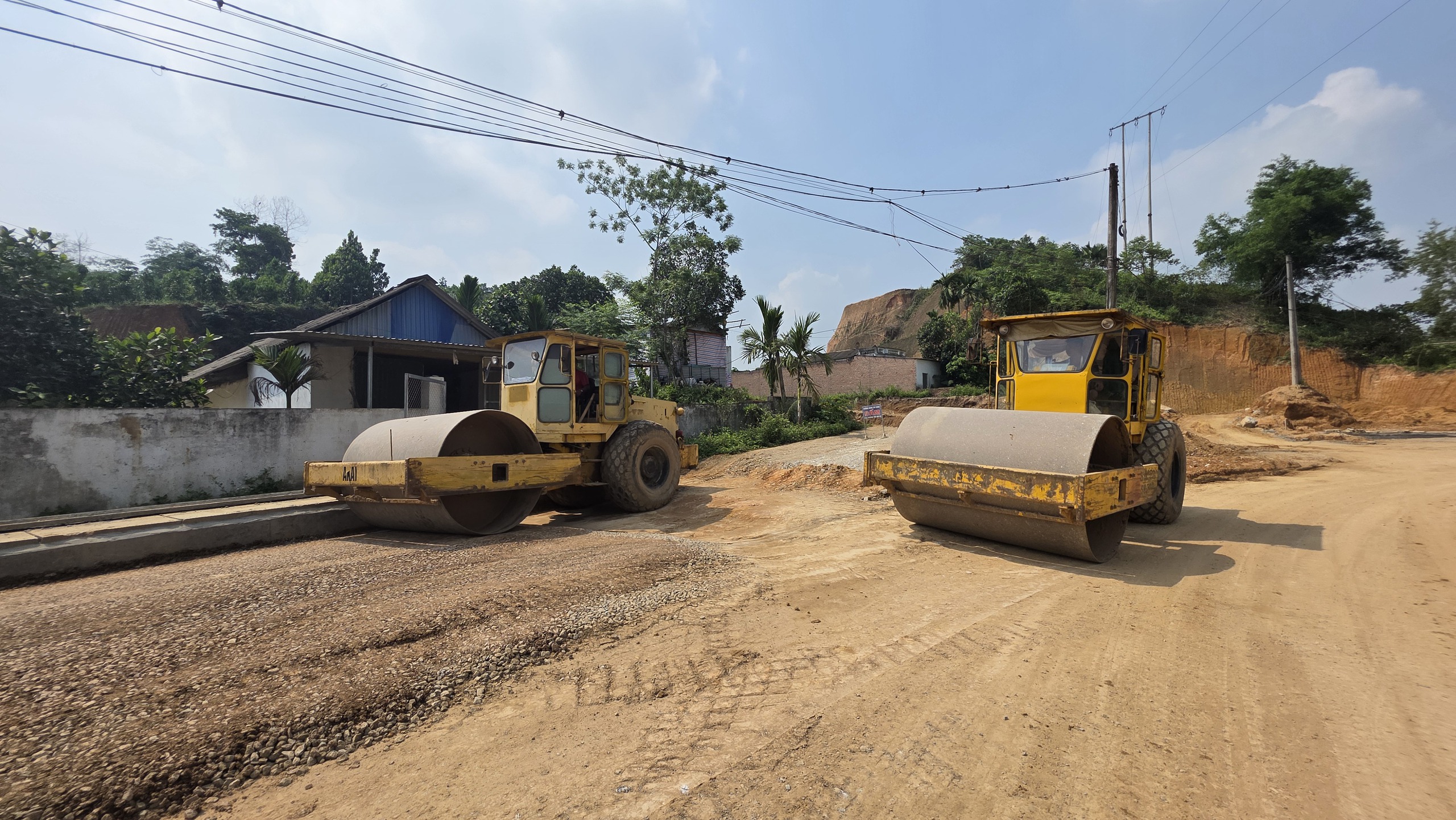 Dự án hơn 300 tỷ đồng ở Yên Bái: CSGT cân tải 24/24h để đảm bảo tiến độ- Ảnh 15. Dự án hơn 300 tỷ đồng ở Yên Bái: CSGT cân tải 24/24h để đảm bảo tiến độ- Ảnh 15.