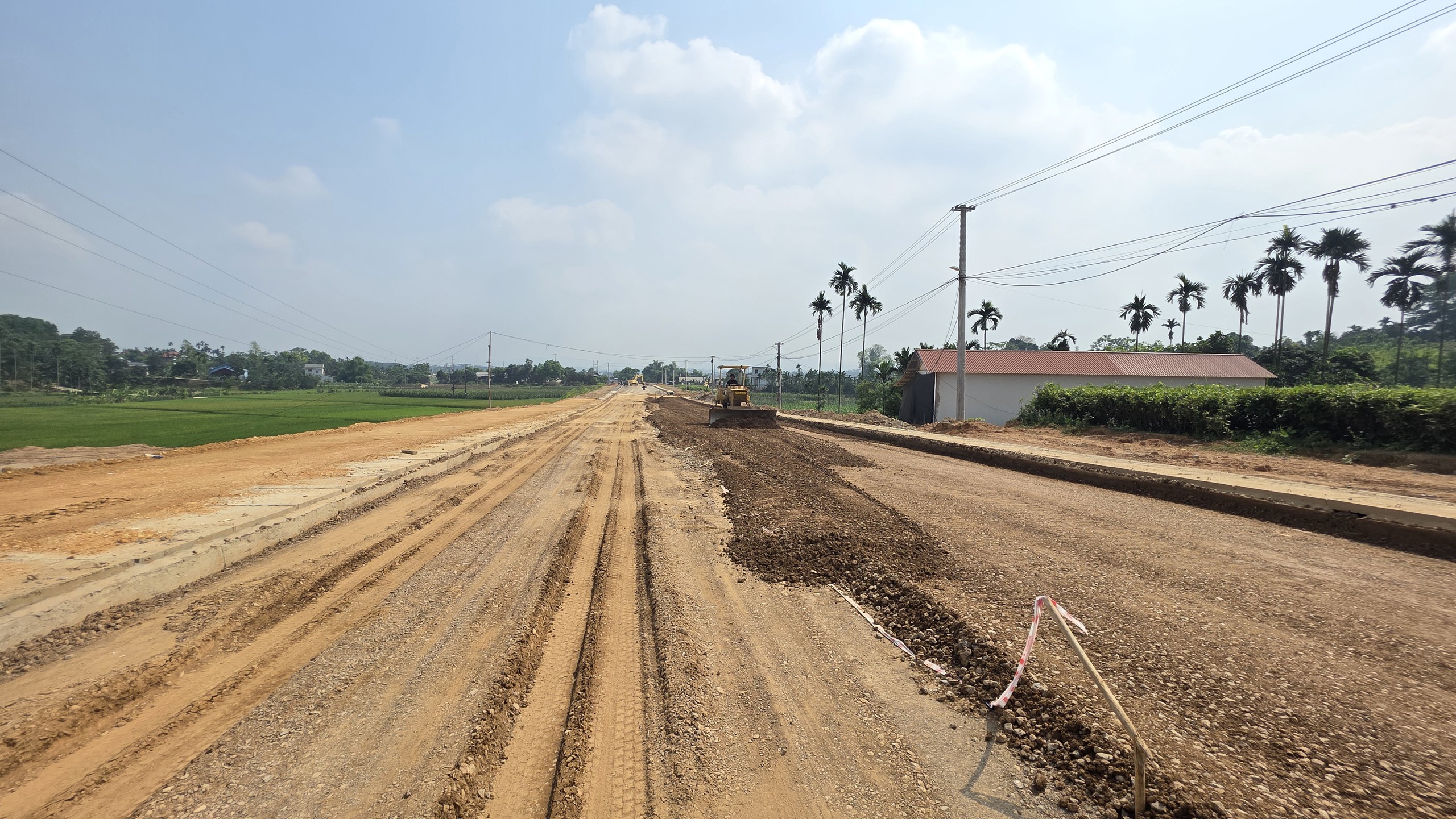 Dự án hơn 300 tỷ đồng ở Yên Bái: CSGT cân tải 24/24h để đảm bảo tiến độ- Ảnh 16. Dự án hơn 300 tỷ đồng ở Yên Bái: CSGT cân tải 24/24h để đảm bảo tiến độ- Ảnh 16.