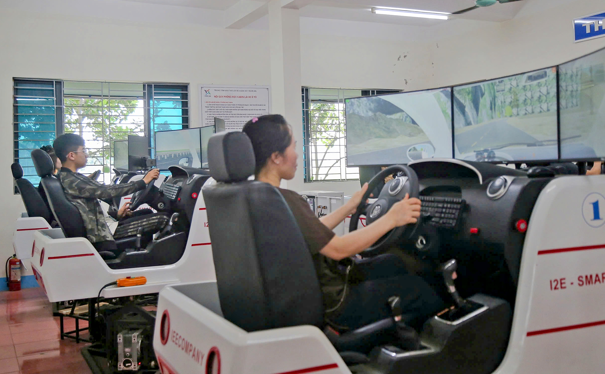 Cảnh s&aacute;t giao th&ocirc;ng tổ chức s&aacute;t hạch l&aacute;i xe thế n&agrave;o?- Ảnh 2.