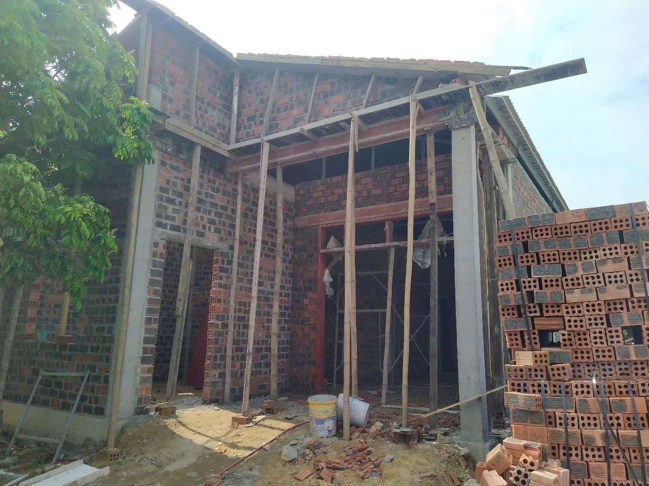 H&agrave; Tĩnh: Gi&aacute; vật liệu x&acirc;y dựng leo thang, nh&agrave; thầu v&agrave; người d&acirc;n lao đao- Ảnh 2.