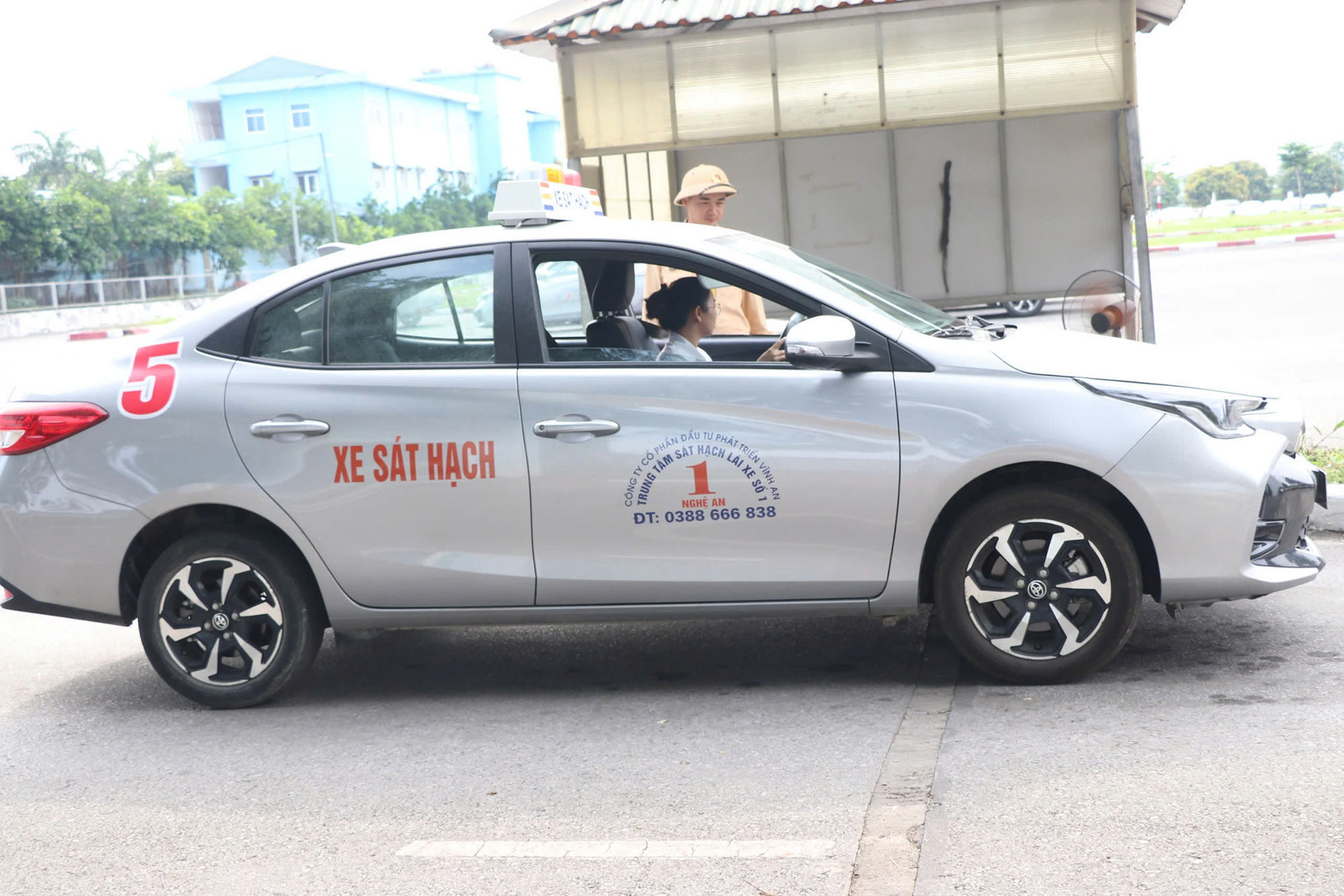 Cảnh s&aacute;t giao th&ocirc;ng tổ chức s&aacute;t hạch l&aacute;i xe thế n&agrave;o?- Ảnh 1.