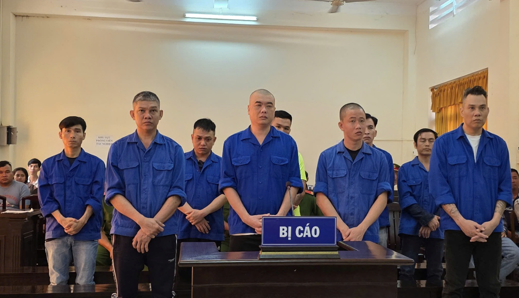 Kiên Giang: Gần 40 năm tù cho nhóm người trong vụ nổ súng làm 2 người bị thương- Ảnh 1. Kiên Giang: Gần 40 năm tù cho nhóm người trong vụ nổ súng làm 2 người bị thương- Ảnh 1.