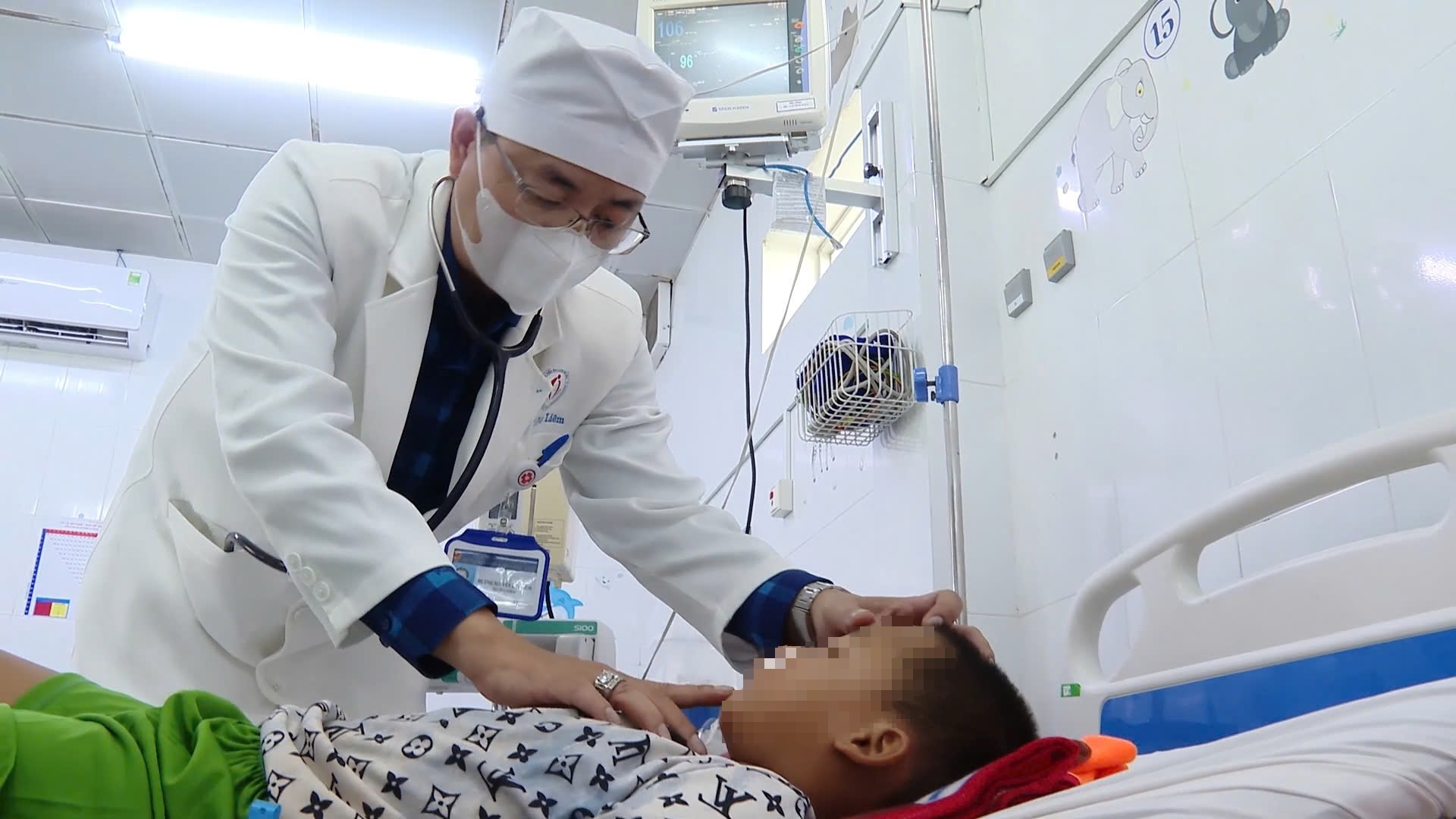 Bạc Li&ecirc;u: Cứu sống 4 trẻ bị ngộ độc v&igrave; ăn nhầm m&igrave; t&ocirc;m c&oacute; thuốc diệt chuột- Ảnh 1.