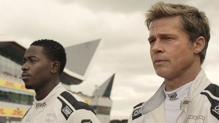 Brad Pitt phong trần, quyến rũ ở tuổi ngo&agrave;i 60 khi h&oacute;a th&acirc;n th&agrave;nh tay đua F1- Ảnh 1.