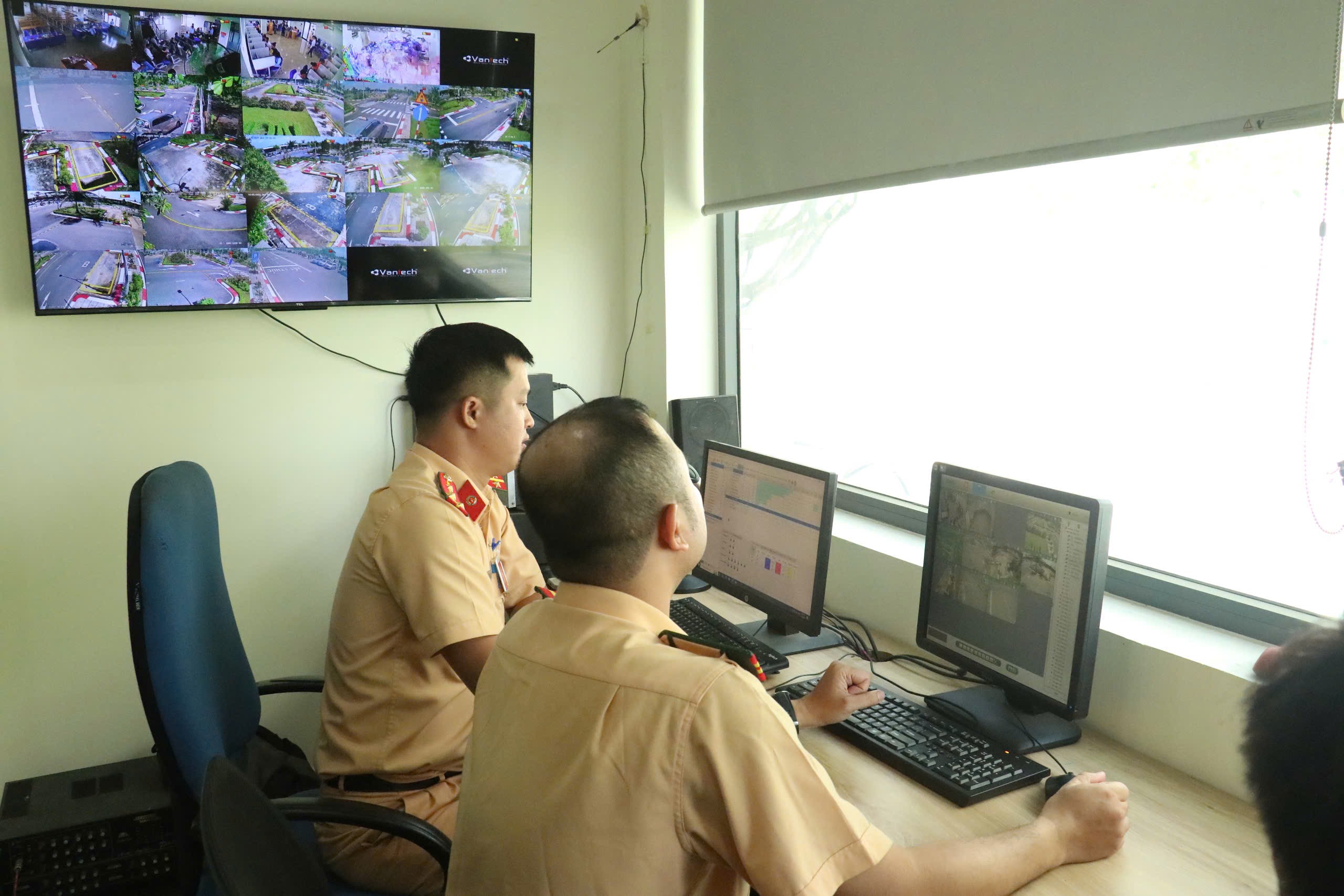 500 học vi&ecirc;n dự kỳ s&aacute;t hạch cấp giấy ph&eacute;p l&aacute;i xe đầu ti&ecirc;n do CSGT TP.HCM tổ chức- Ảnh 13.