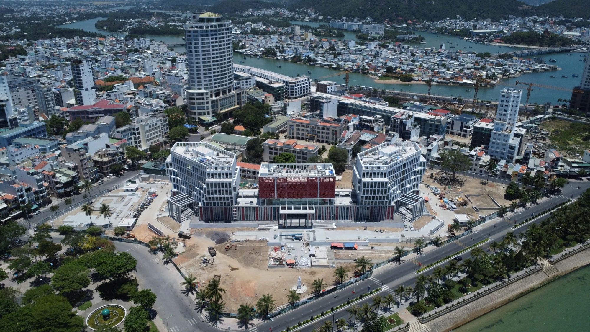 Kh&aacute;nh H&ograve;a bố tr&iacute; nh&agrave;, xe đưa đ&oacute;n c&aacute;n bộ, c&ocirc;ng chức l&agrave;m việc tại Nha Trang sau s&aacute;p nhập- Ảnh 1.