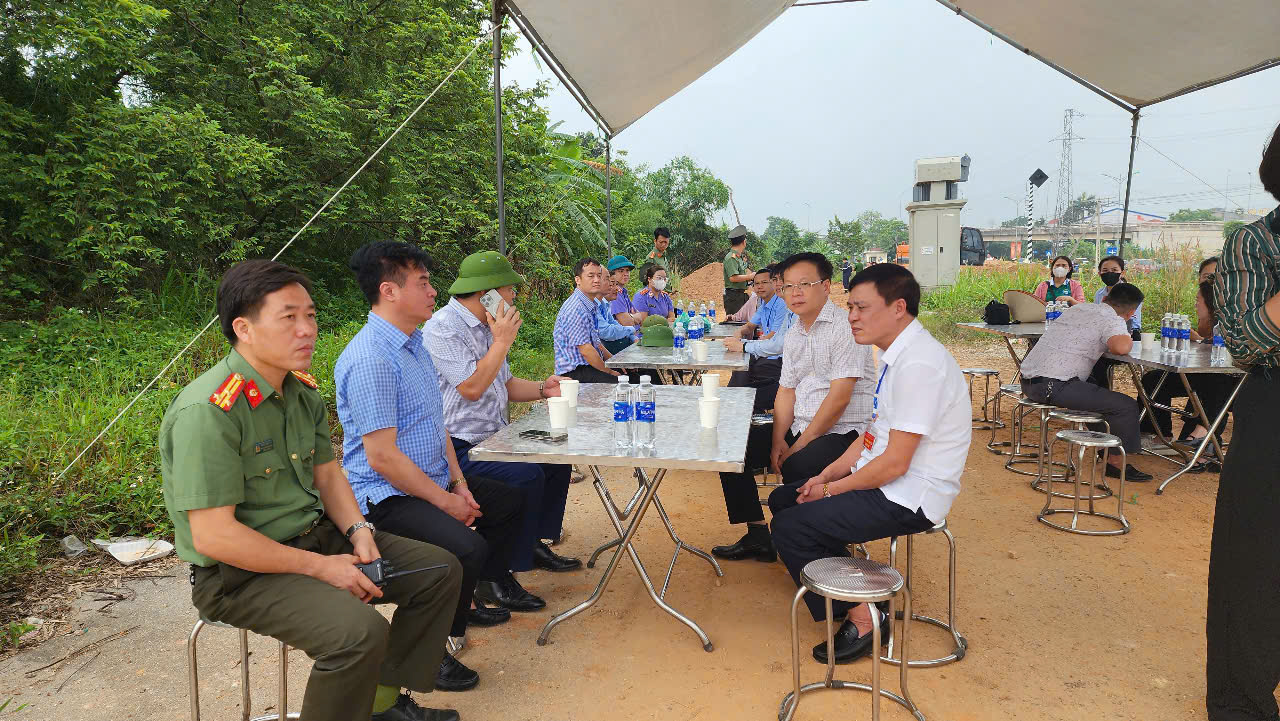 Vĩnh Y&ecirc;n cưỡng chế GPMB dự &aacute;n Đường song song đường sắt H&agrave; Nội - L&agrave;o Cai- Ảnh 3.