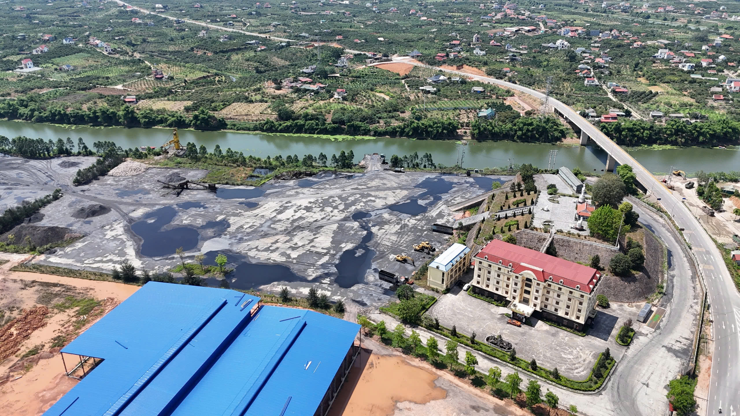 Sắp mở tuyến đường nối khu công nghiệp Lạng Sơn với cảng đường sông tại Bắc Giang- Ảnh 11. Sắp mở tuyến đường nối khu công nghiệp Lạng Sơn với cảng đường sông tại Bắc Giang- Ảnh 11.