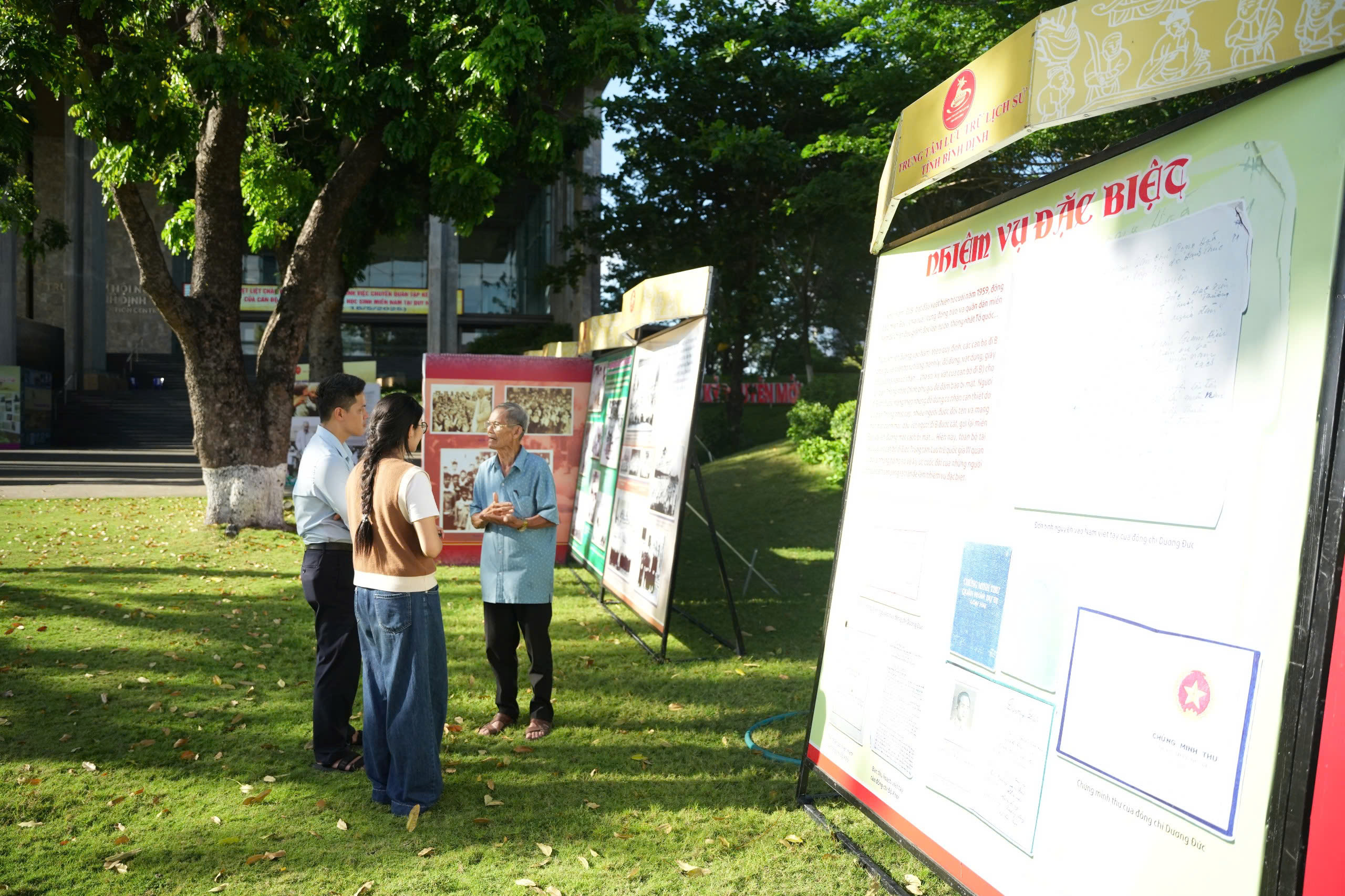 Trưng b&agrave;y &ldquo;K&yacute; ức Thanh xu&acirc;n tập kết ra Bắc&rdquo; t&aacute;i hiện giai đoạn lịch sử đặc biệt- Ảnh 3.