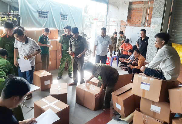 Gần 8 tấn sữa, thực phẩm chức năng kh&ocirc;ng nguồn gốc bị lộ v&igrave; l&yacute; do bất ngờ- Ảnh 1.