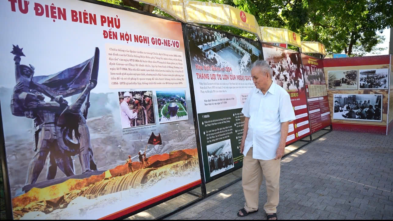 Trưng b&agrave;y &ldquo;K&yacute; ức Thanh xu&acirc;n tập kết ra Bắc&rdquo; t&aacute;i hiện giai đoạn lịch sử đặc biệt- Ảnh 2.
