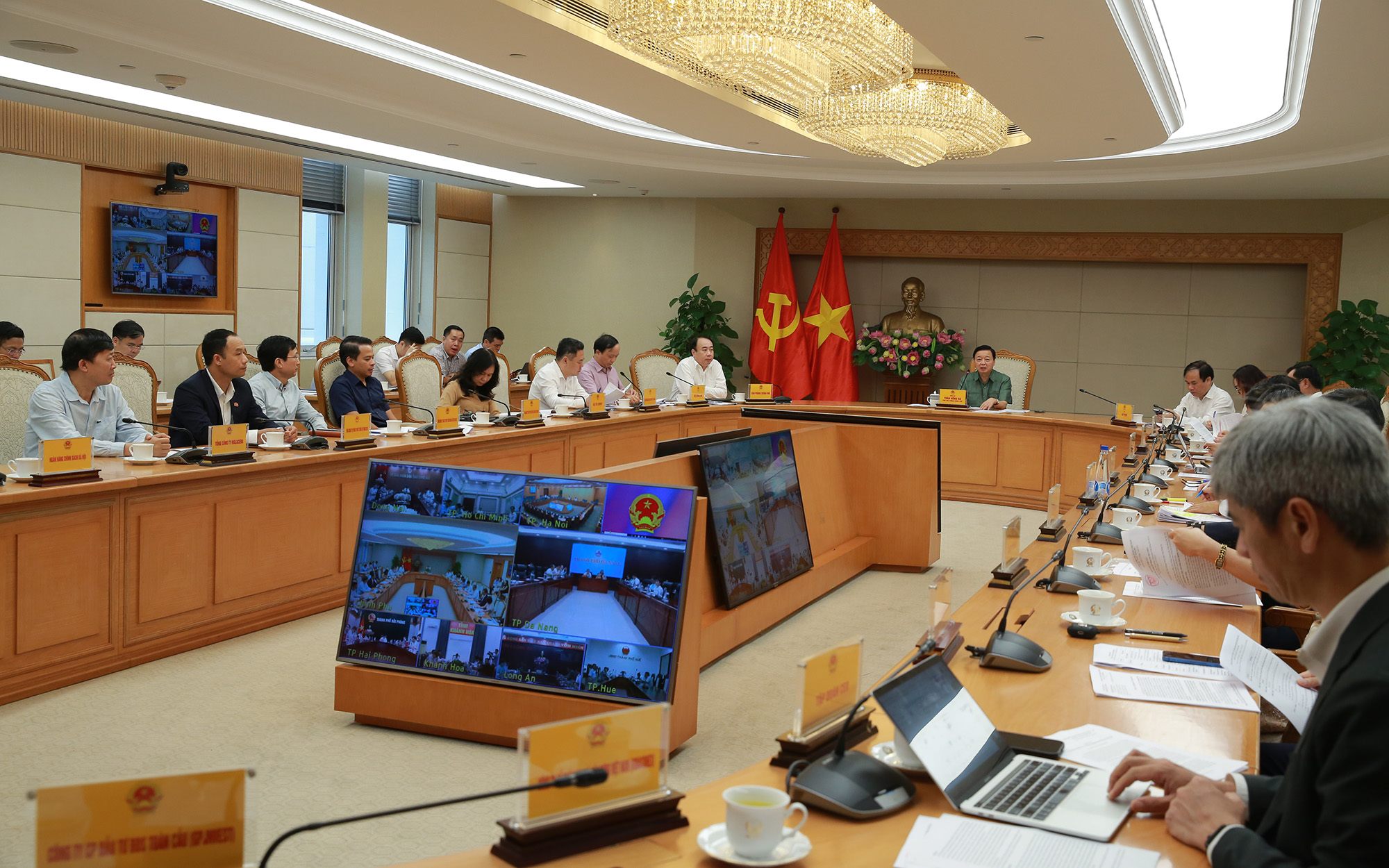 Cần những &ldquo;liều thuốc mạnh&rdquo; cho thị trường bất động sản- Ảnh 3.