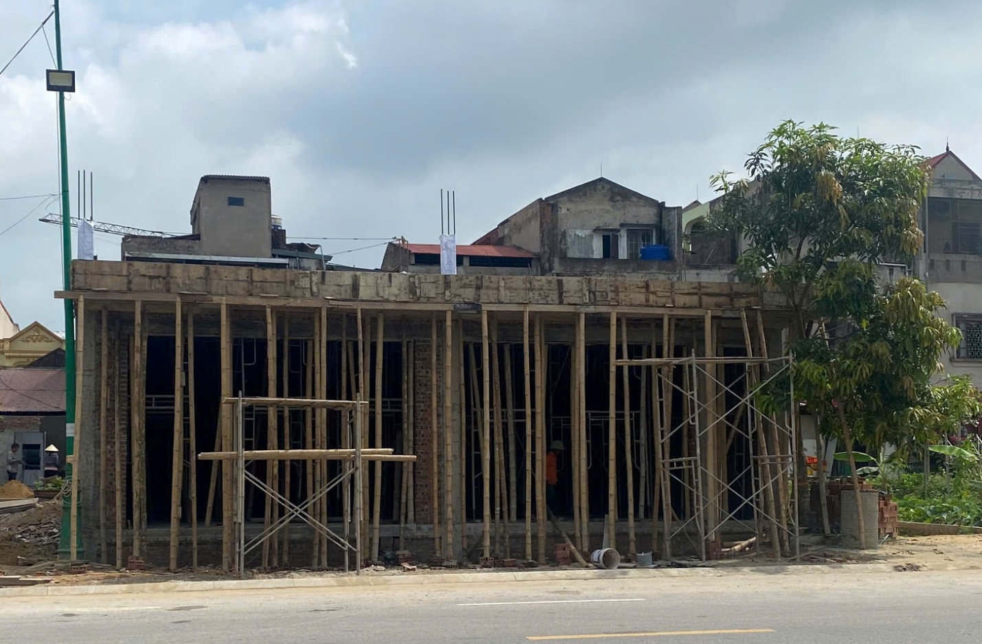Thanh H&oacute;a: Siết chặt quản l&yacute; trật tự x&acirc;y dựng trước khi giải thể cấp huyện- Ảnh 2.