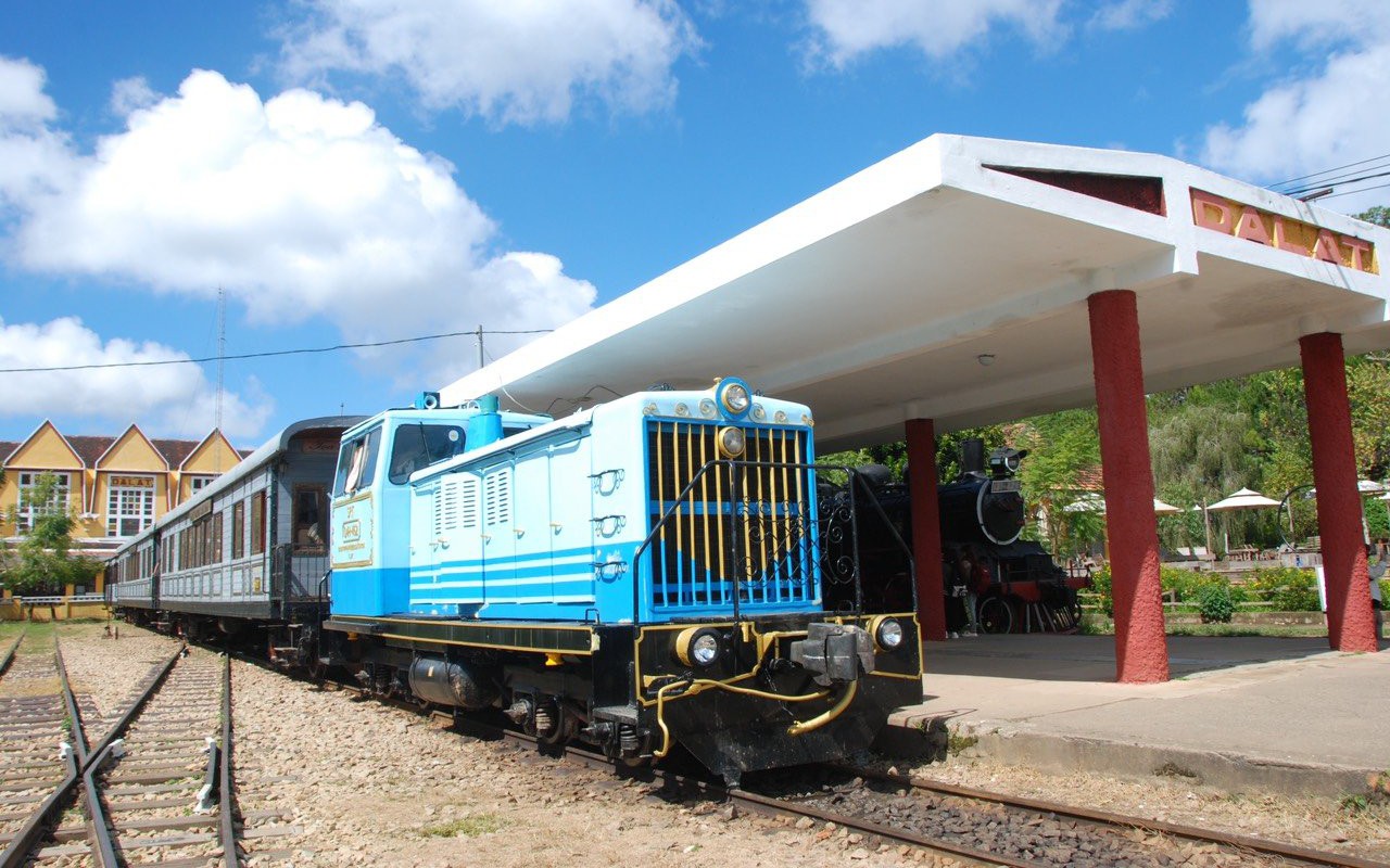 Sắp có tàu khách chạy tuyến Quảng Bình và Quảng Trị- Ảnh 2. Tàu cổ Đà Lạt tăng chuyến, đi càng đông giá vé càng rẻ