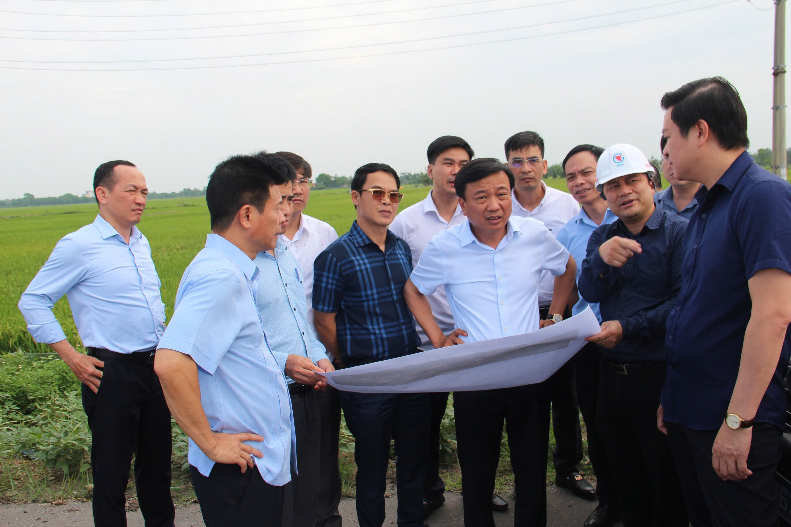 Dự &aacute;n đường sắt L&agrave;o Cai - Hải Ph&ograve;ng: Ng&agrave;y kiểm đếm, tối &aacute;p gi&aacute;, h&ocirc;m sau c&ocirc;ng khai- Ảnh 7.