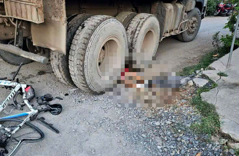 Hiện trường vụ tai nạn làm người đi xe đạp tử vong. Hiện trường vụ tai nạn làm người đi xe đạp tử vong.