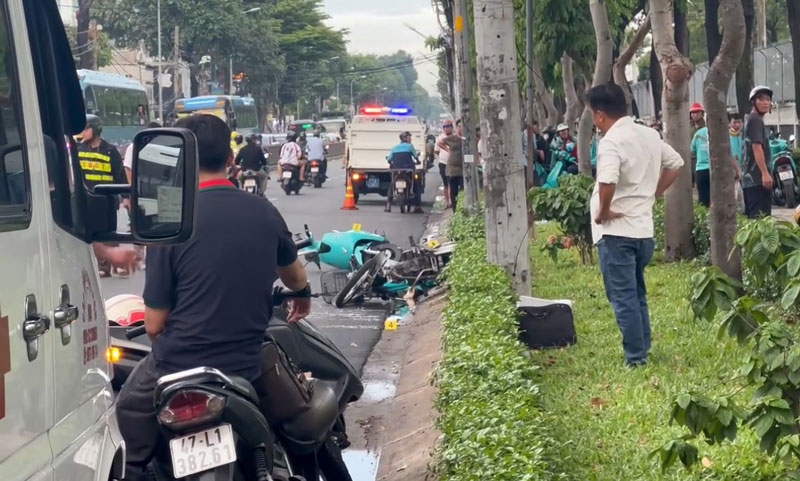 Hiện trường vụ tai nạn nghiêm trọng khiến một người tử vong. Hiện trường vụ tai nạn nghiêm trọng khiến một người tử vong.