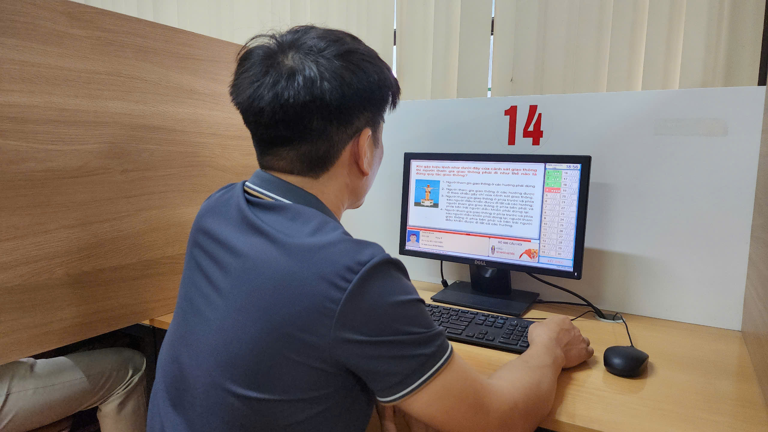 CSGT H&ograve;a B&igrave;nh lần đầu tổ chức s&aacute;t hạch GPLX &ocirc; t&ocirc;- Ảnh 30.