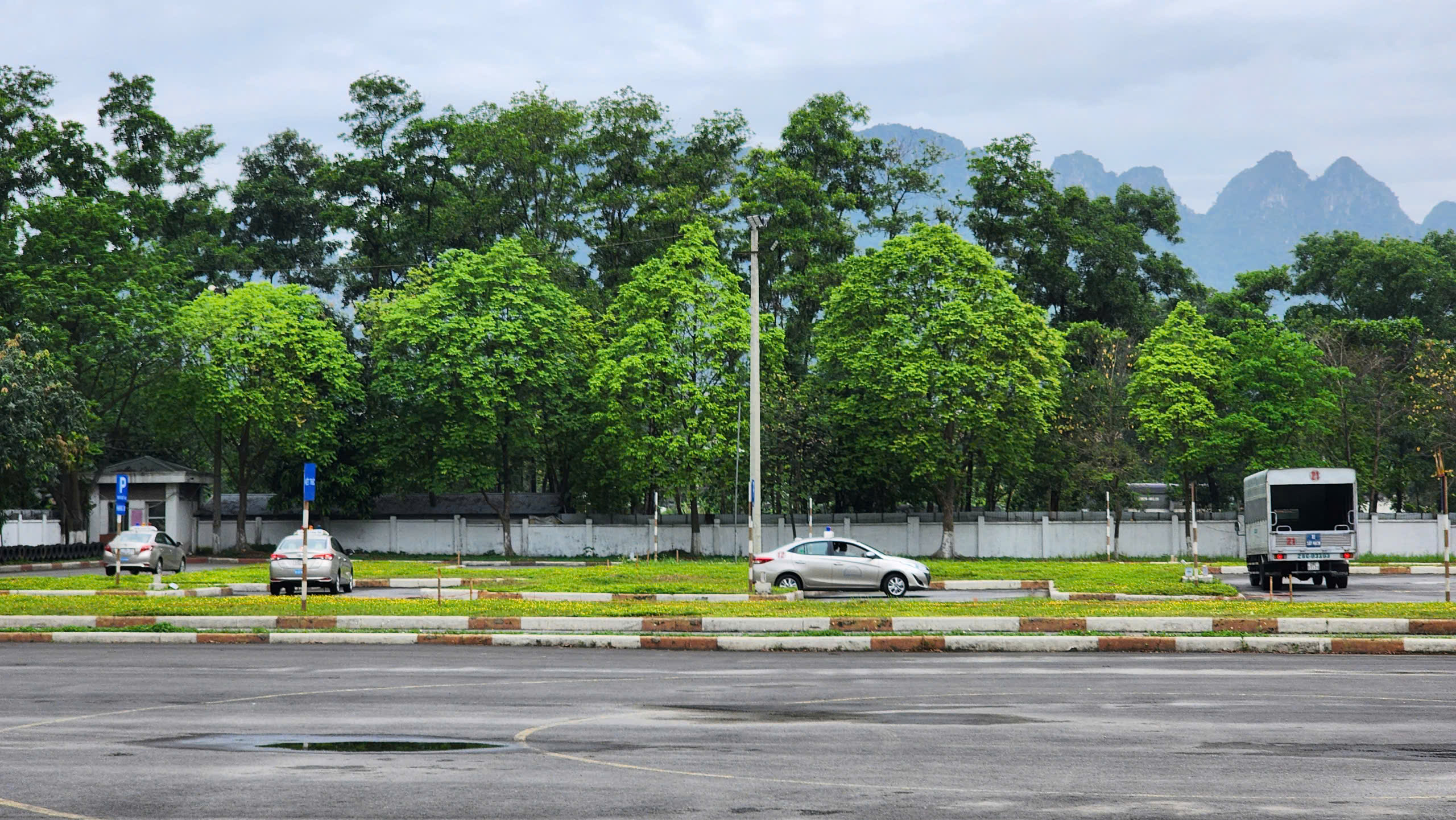 CSGT H&ograve;a B&igrave;nh lần đầu tổ chức s&aacute;t hạch GPLX &ocirc; t&ocirc;- Ảnh 33.