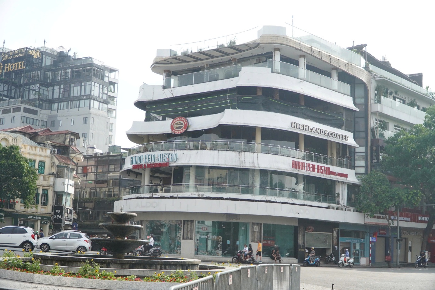 H&agrave; Nội: Ph&oacute; chủ tịch quận Ho&agrave;n Kiếm l&yacute; giải l&ugrave;i thời gian ph&aacute; dỡ t&ograve;a nh&agrave; &ldquo;H&agrave;m c&aacute; mập&rdquo;- Ảnh 1.