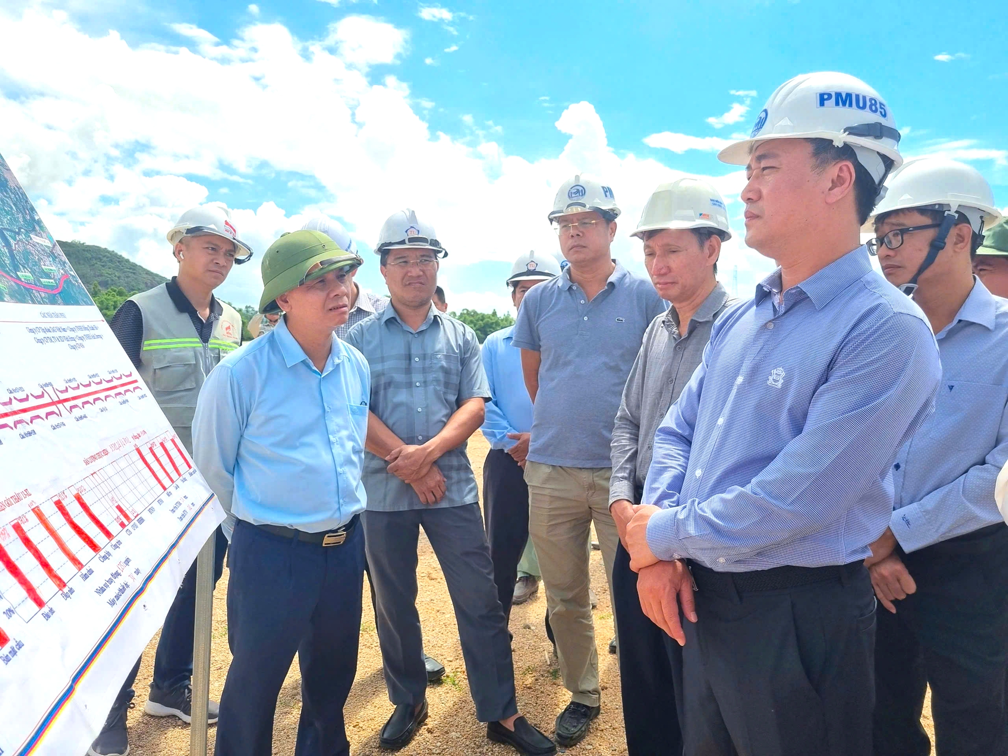 Tuyệt đối kh&ocirc;ng để chậm tiến độ cao tốc Quy Nhơn - Ch&iacute; Thạnh- Ảnh 2.