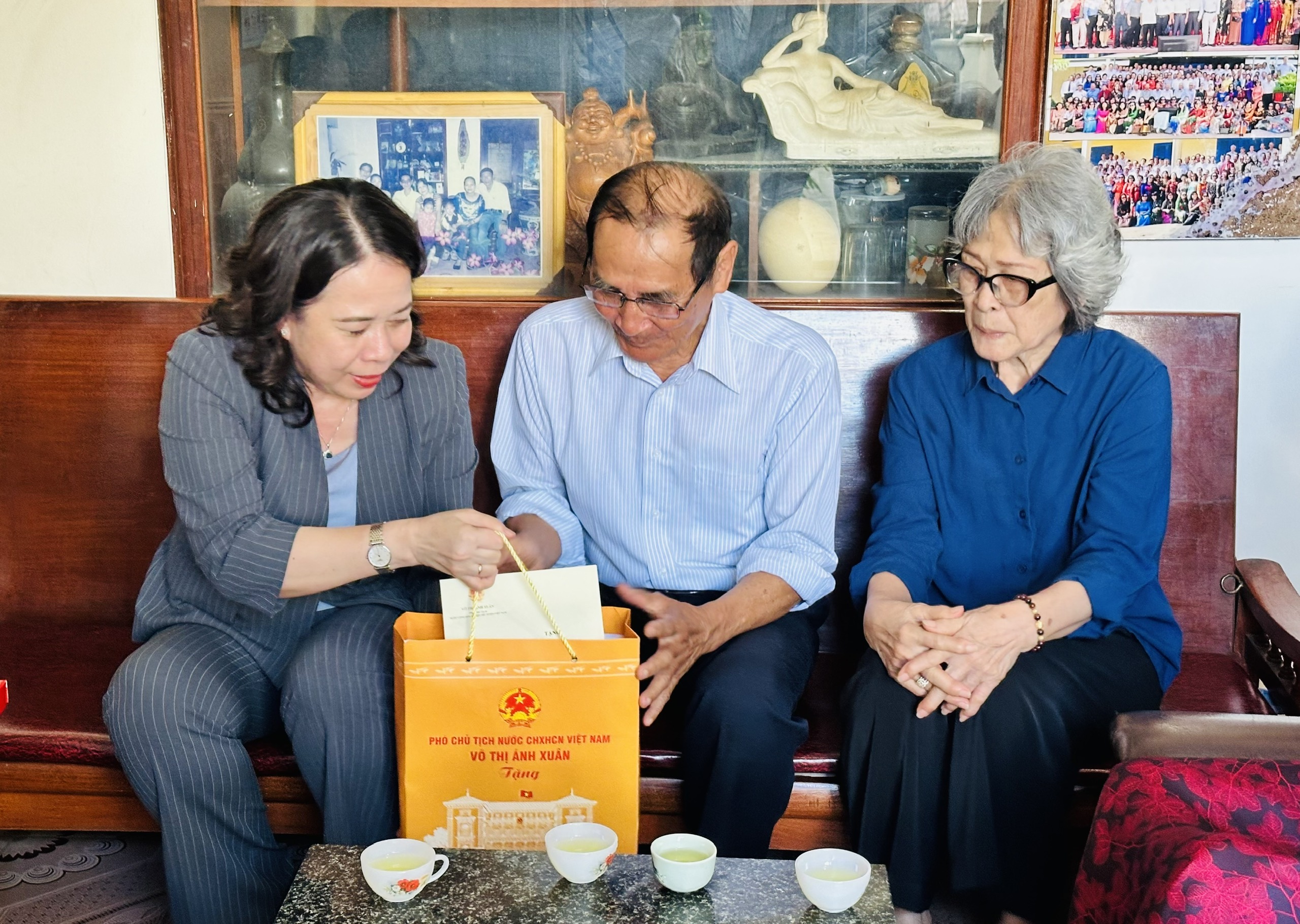 Ph&oacute; Chủ tịch nước V&otilde; Thị &Aacute;nh Xu&acirc;n thăm Khu tưởng niệm cụ Nguyễn Sinh Sắc- Ảnh 3.