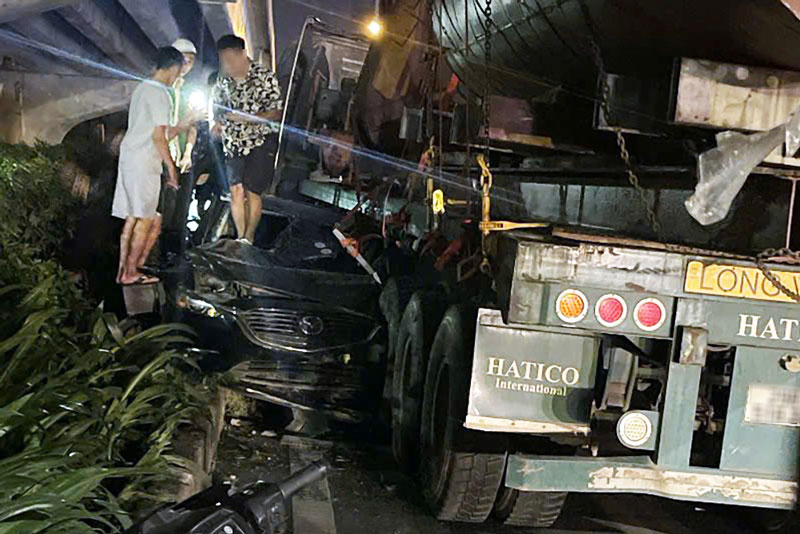 Hiện trường vụ tai nạn - Ảnh: H. Thủy. Hiện trường vụ tai nạn - Ảnh: H. Thủy.
