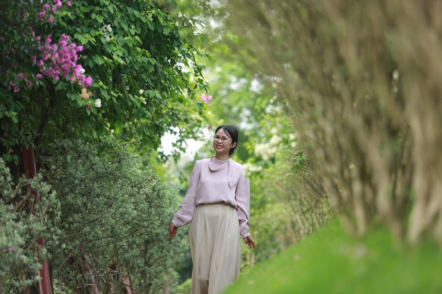 M&ecirc; mẩn đảo hoa mu&ocirc;n sắc giữa l&ograve;ng hồ N&uacute;i Cốc- Ảnh 6.