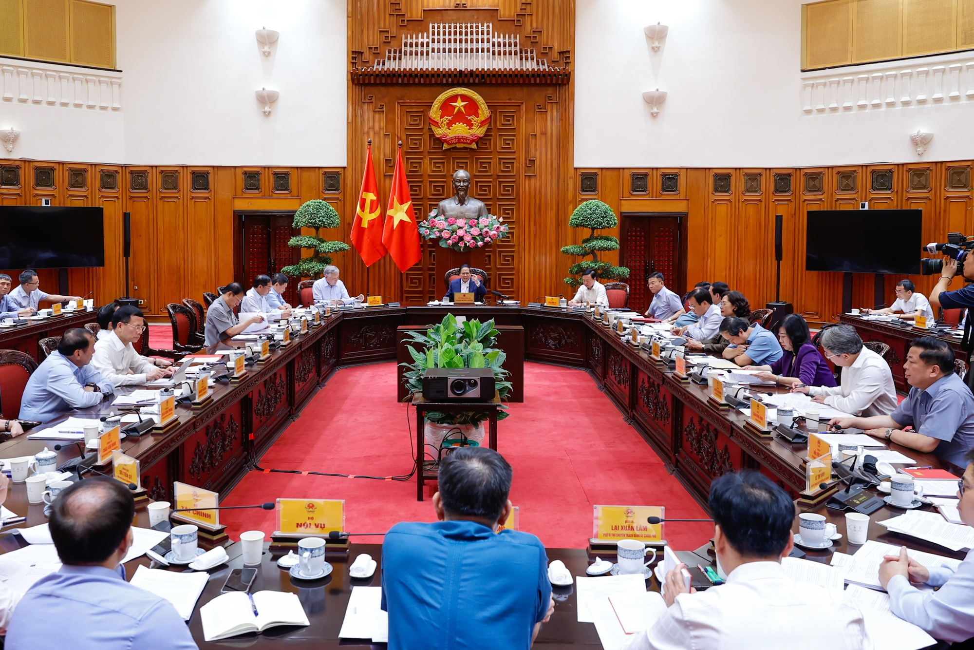 Thủ tướng: Triệt để phân cấp, phân quyền đi đôi với kiểm soát quyền lực- Ảnh 2. Thủ tướng: Triệt để phân cấp, phân quyền đi đôi với kiểm soát quyền lực- Ảnh 2.