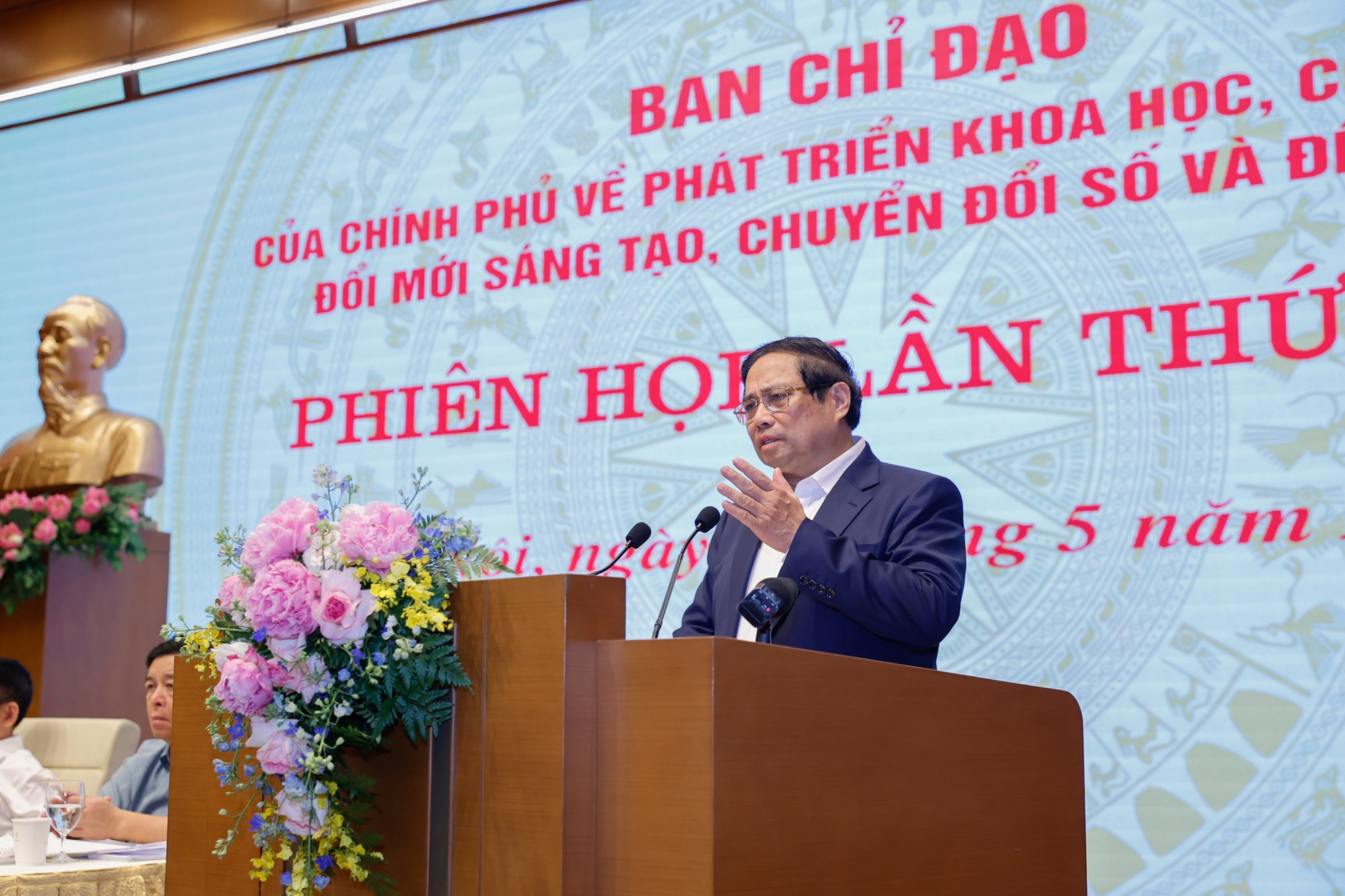 Thủ tướng: Người đứng đầu s&aacute;t việc, chuyển đổi số mới th&agrave;nh c&ocirc;ng- Ảnh 1.