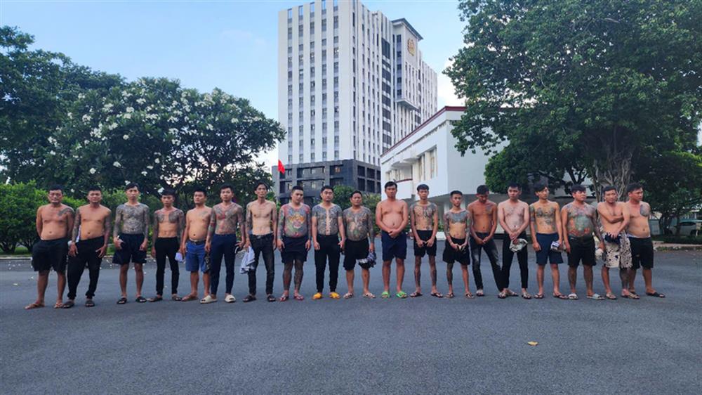 Bộ C&ocirc;ng an triệt ph&aacute; băng nh&oacute;m mua b&aacute;n vũ kh&iacute;, ma t&uacute;y, khởi tố 32 bị can- Ảnh 2.