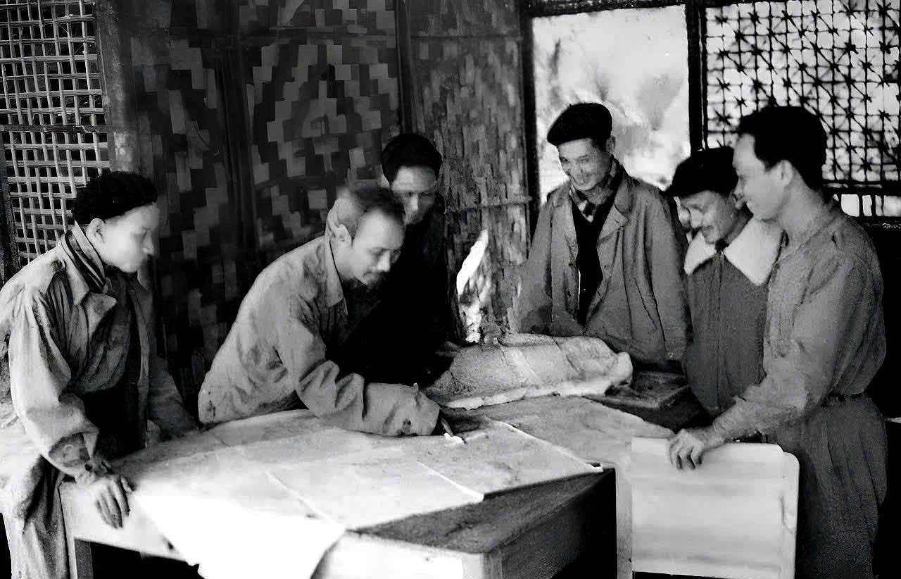 Những khoảnh khắc lịch sử B&aacute;c Hồ ra mặt trận- Ảnh 3.