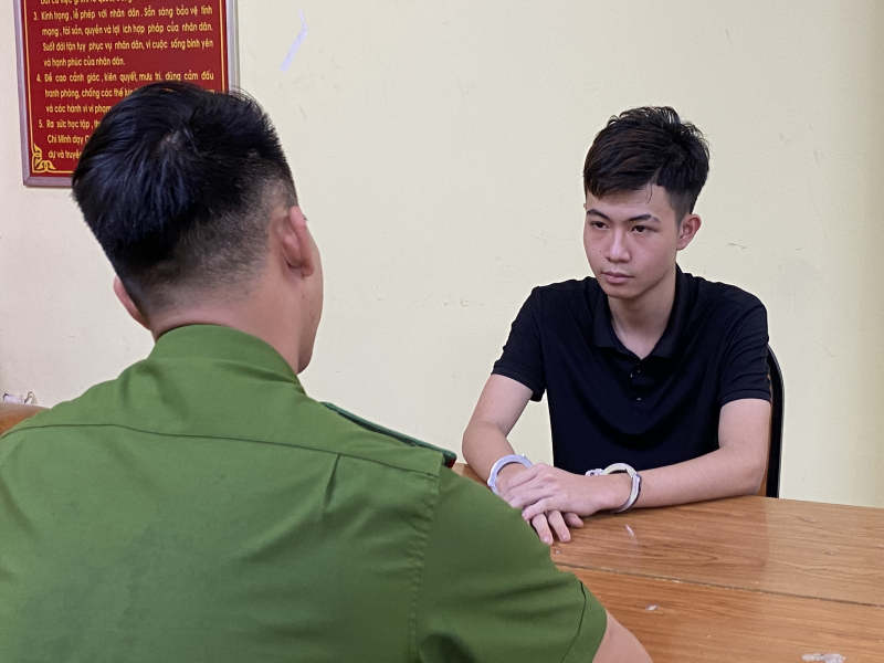 Bắt khẩn cấp thanh niên đánh người nước ngoài trên phố Bùi Viện- Ảnh 1. IMG_256