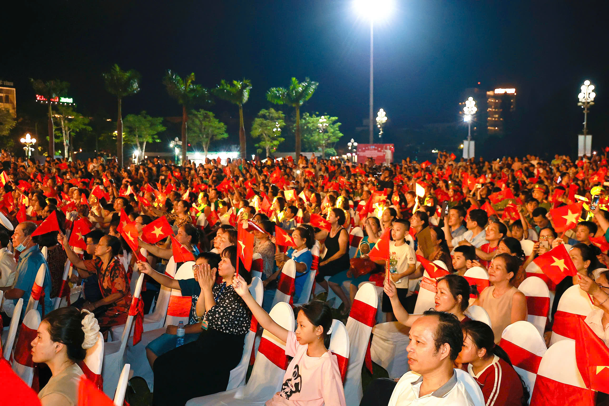 Bế mạc Lễ hội L&agrave;ng Sen 2025: Dấu ấn nghệ thuật đặc biệt tri &acirc;n Hồ Chủ tịch- Ảnh 10.