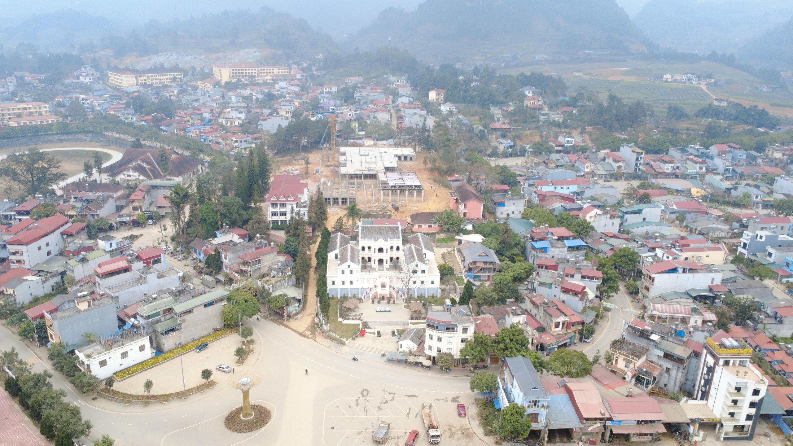 Đến Bắc H&agrave; kh&aacute;m ph&aacute; thi&ecirc;n đường thung lũng hoa, thưởng thức đặc sản thắng cố- Ảnh 12.