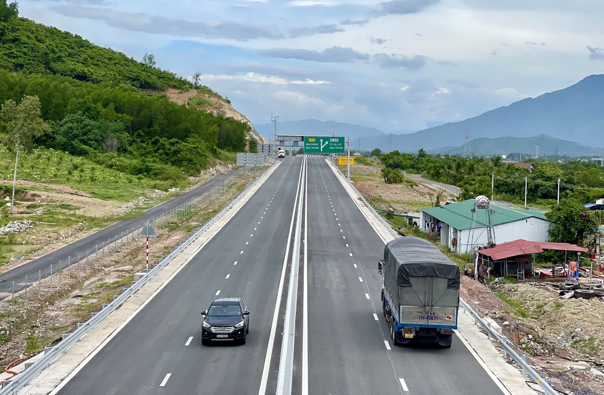 Giao th&ocirc;ng 3 ng&agrave;y nghỉ lễ 30/4: Kh&ocirc;ng &ugrave;n tắc, kh&ocirc;ng tai nạn tại c&aacute;c đ&ocirc; thị lớn- Ảnh 1.