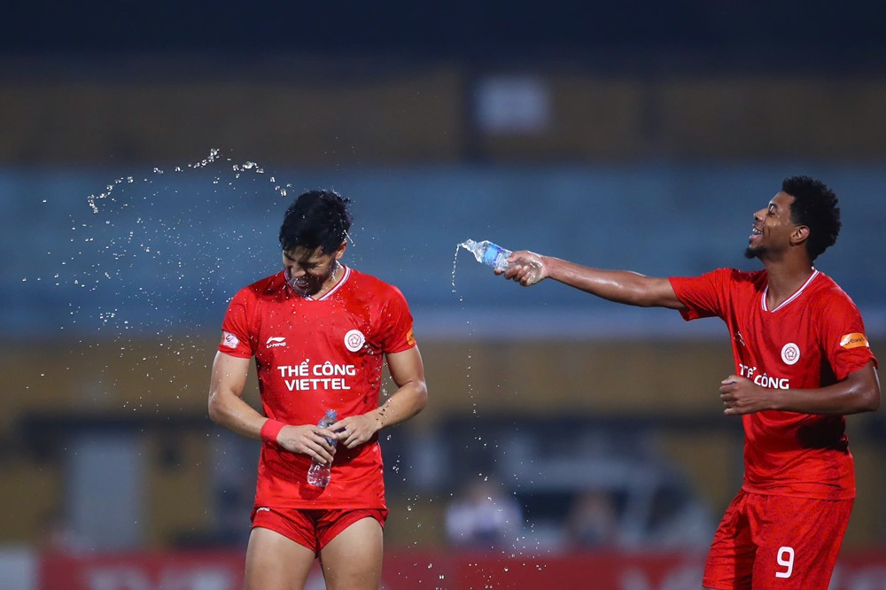 V-League: Thắng kh&oacute; tin đội cuối bảng, Thể C&ocirc;ng Viettel n&iacute;u lại hy vọng v&ocirc; địch- Ảnh 1.