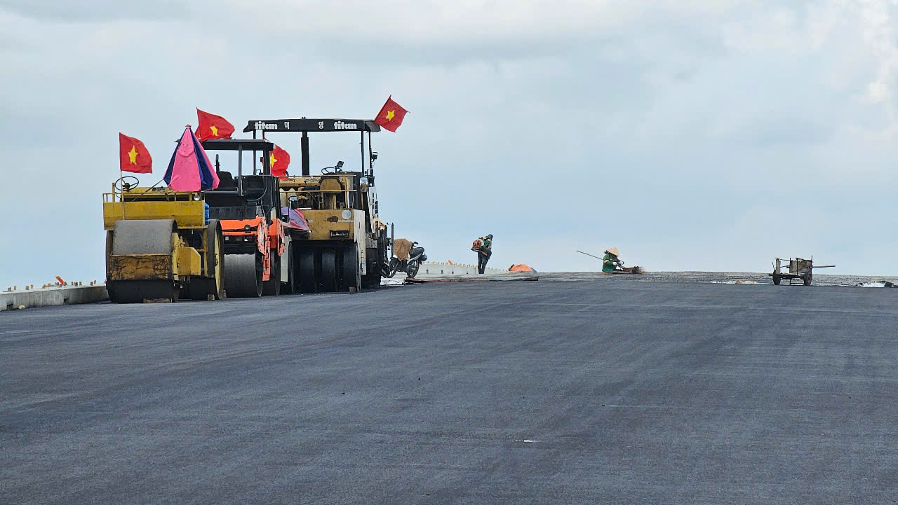 Cầu Đại Ng&atilde;i 2 vượt s&ocirc;ng Hậu sắp về đ&iacute;ch, d&acirc;n miền T&acirc;y ng&oacute;ng chờ từng ng&agrave;y- Ảnh 1.