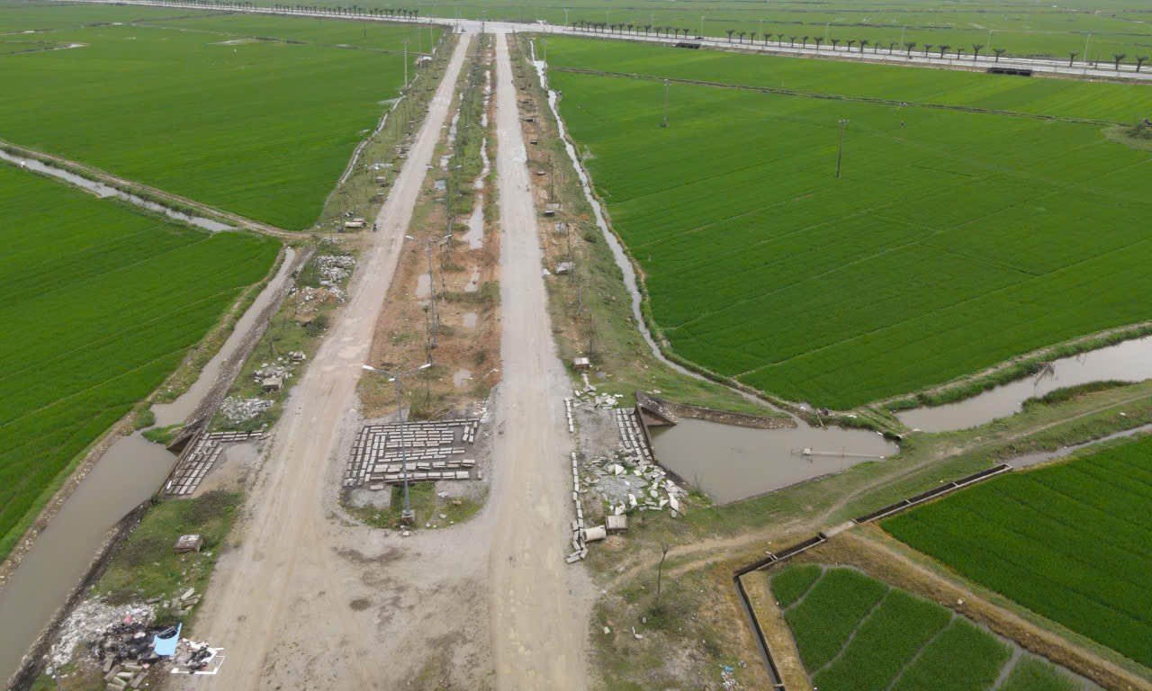 Tuyến đường 5km ở Huế thi c&ocirc;ng 7 năm chưa xong: Nh&agrave; thầu cam kết về đ&iacute;ch trước 30/7- Ảnh 1.