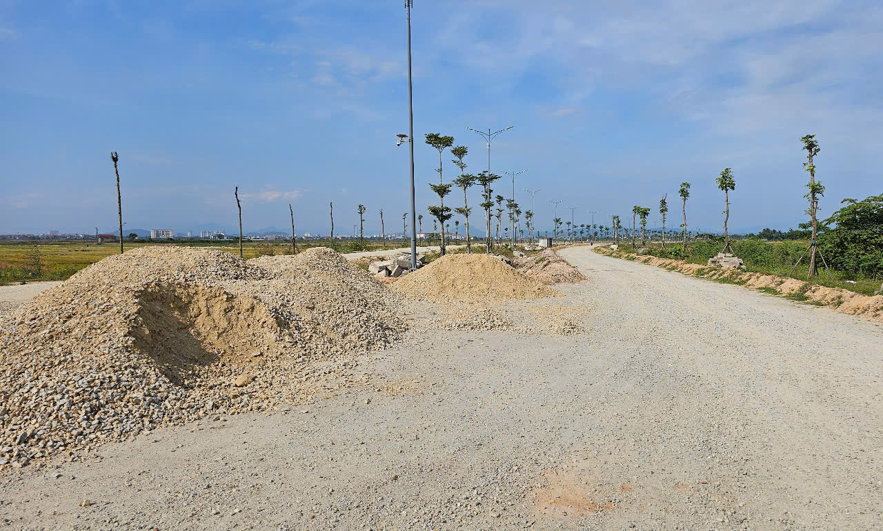 Tuyến đường 5km ở Huế thi c&ocirc;ng 7 năm chưa xong: Nh&agrave; thầu cam kết về đ&iacute;ch trước 30/7- Ảnh 5.