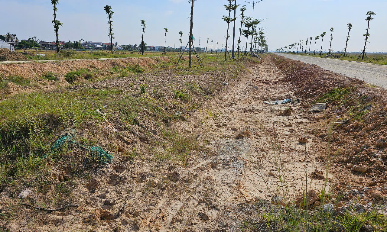 Tuyến đường 5km ở Huế thi c&ocirc;ng 7 năm chưa xong: Nh&agrave; thầu cam kết về đ&iacute;ch trước 30/7- Ảnh 12.