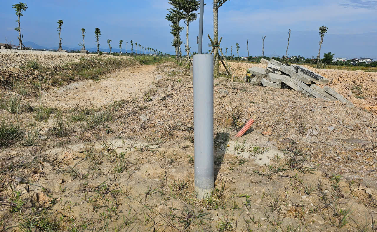 Tuyến đường 5km ở Huế thi c&ocirc;ng 7 năm chưa xong: Nh&agrave; thầu cam kết về đ&iacute;ch trước 30/7- Ảnh 8.