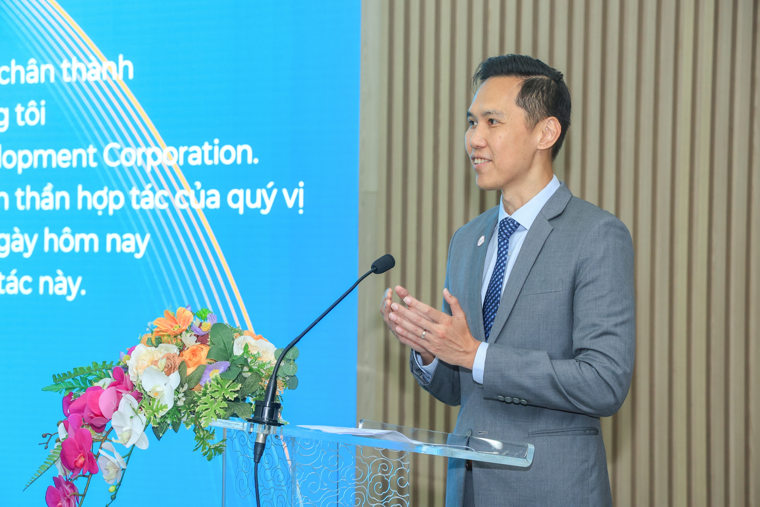 Vietnam Airlines bắt tay Tổng cục Du lịch Singapore v&agrave; Sentosa h&uacute;t kh&aacute;ch Việt- Ảnh 2.