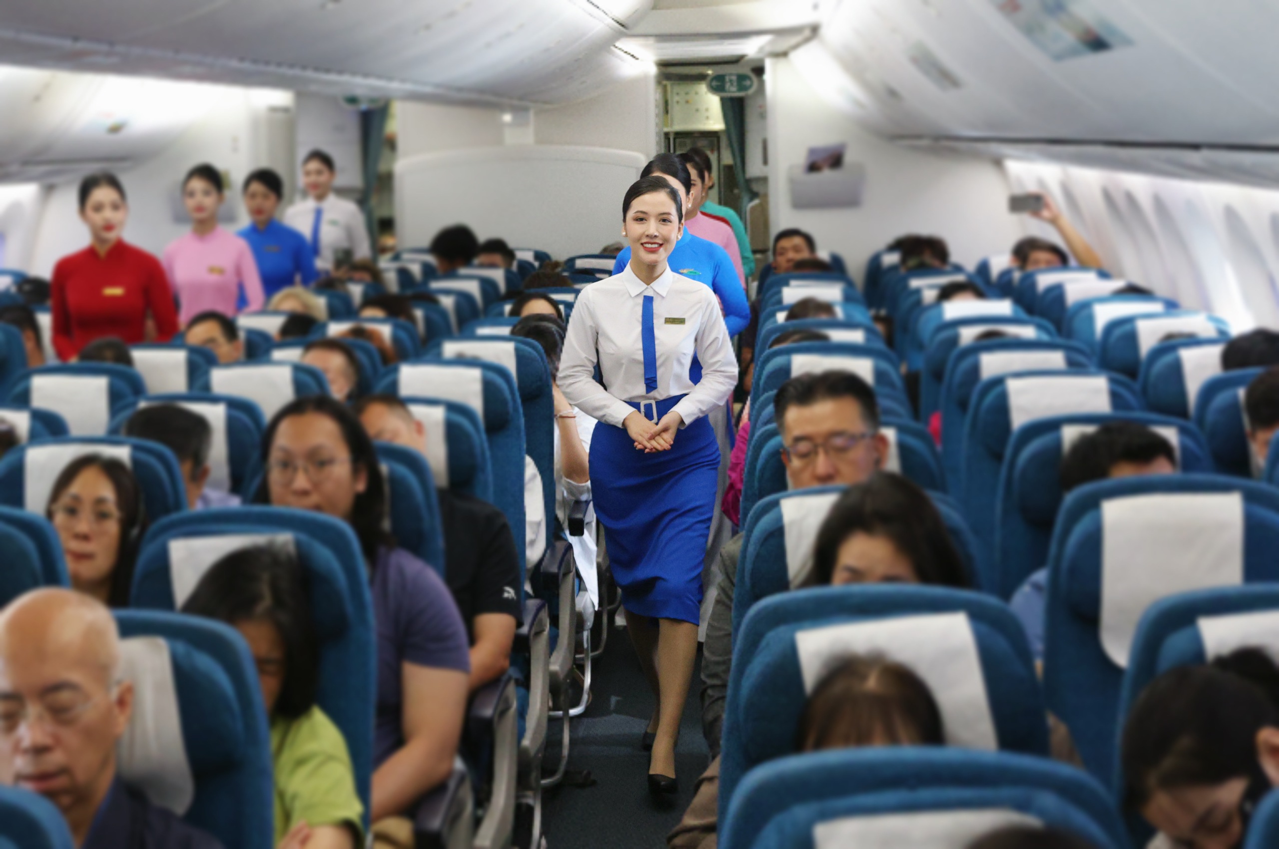 Vietnam Airlines t&aacute;i hiện lịch sử đồng phục tiếp vi&ecirc;n tr&ecirc;n những chuyến bay đặc biệt- Ảnh 4.