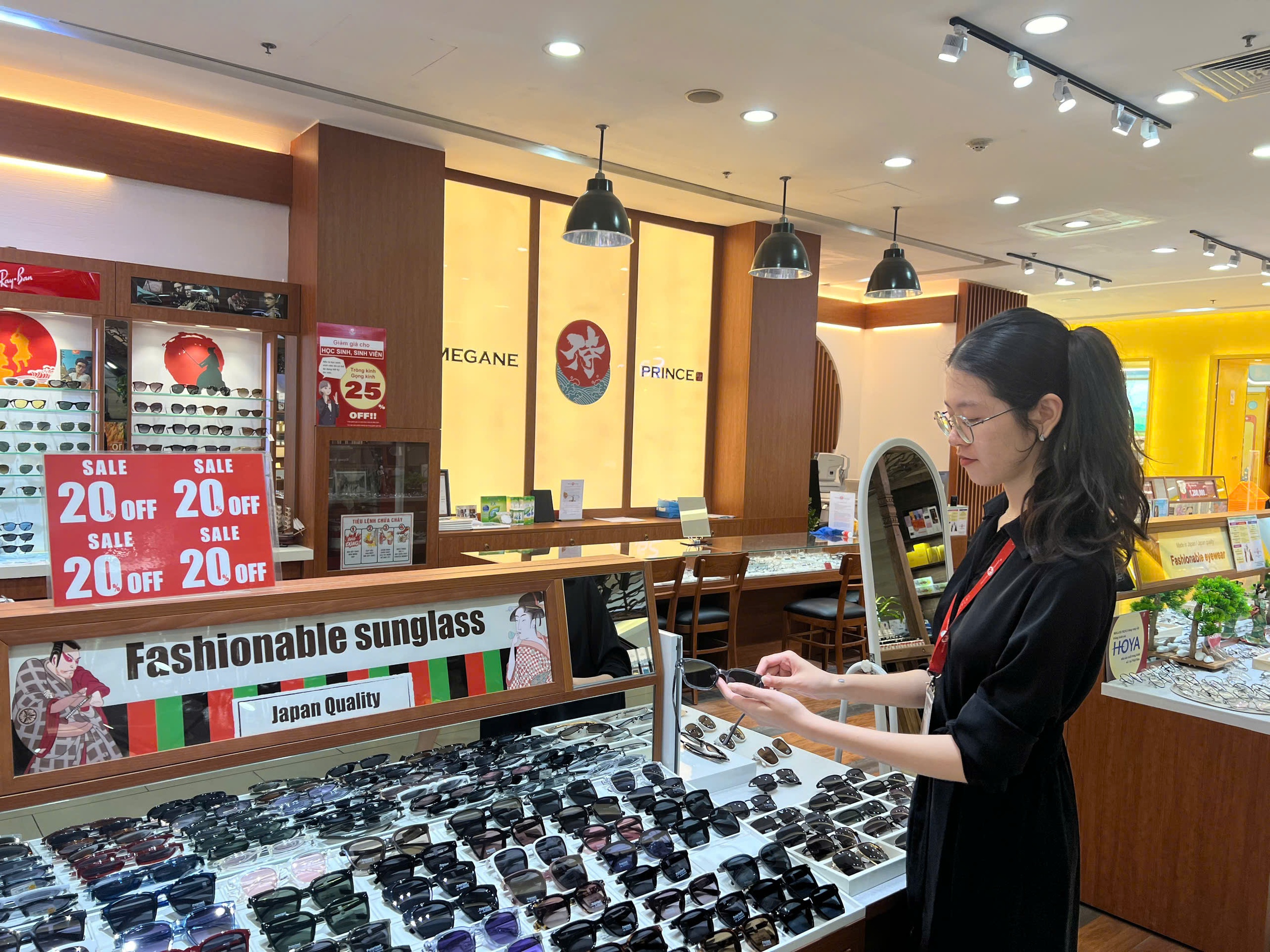 Chớm h&egrave;, nhu cầu phụ kiện chống nắng tăng vọt - Ảnh 2.