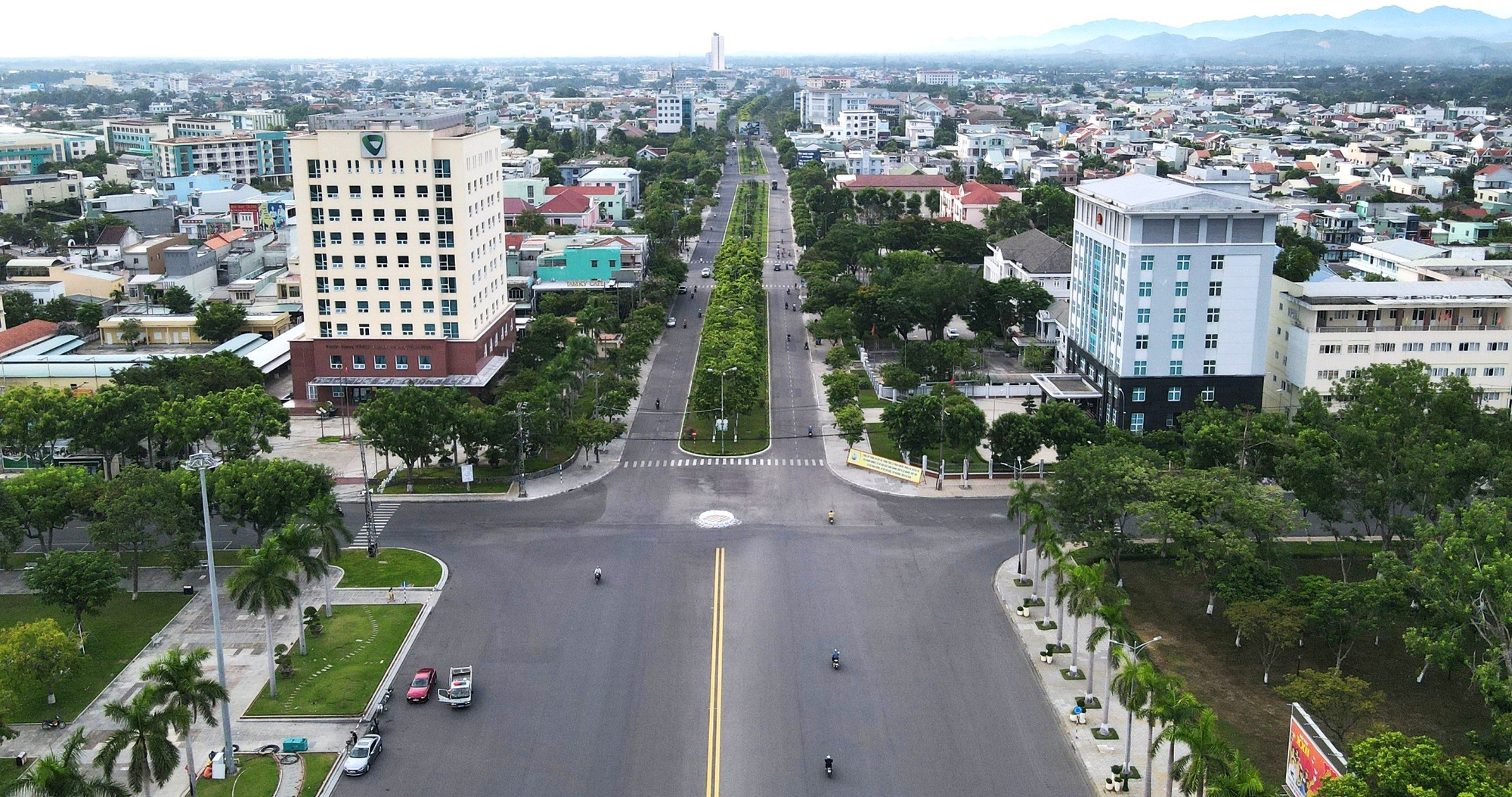 Nghỉ hưu trước tuổi, một c&aacute;n bộ ở Quảng Nam nhận hơn 3,2 tỷ đồng- Ảnh 1.